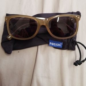 womans fossil sunglasses